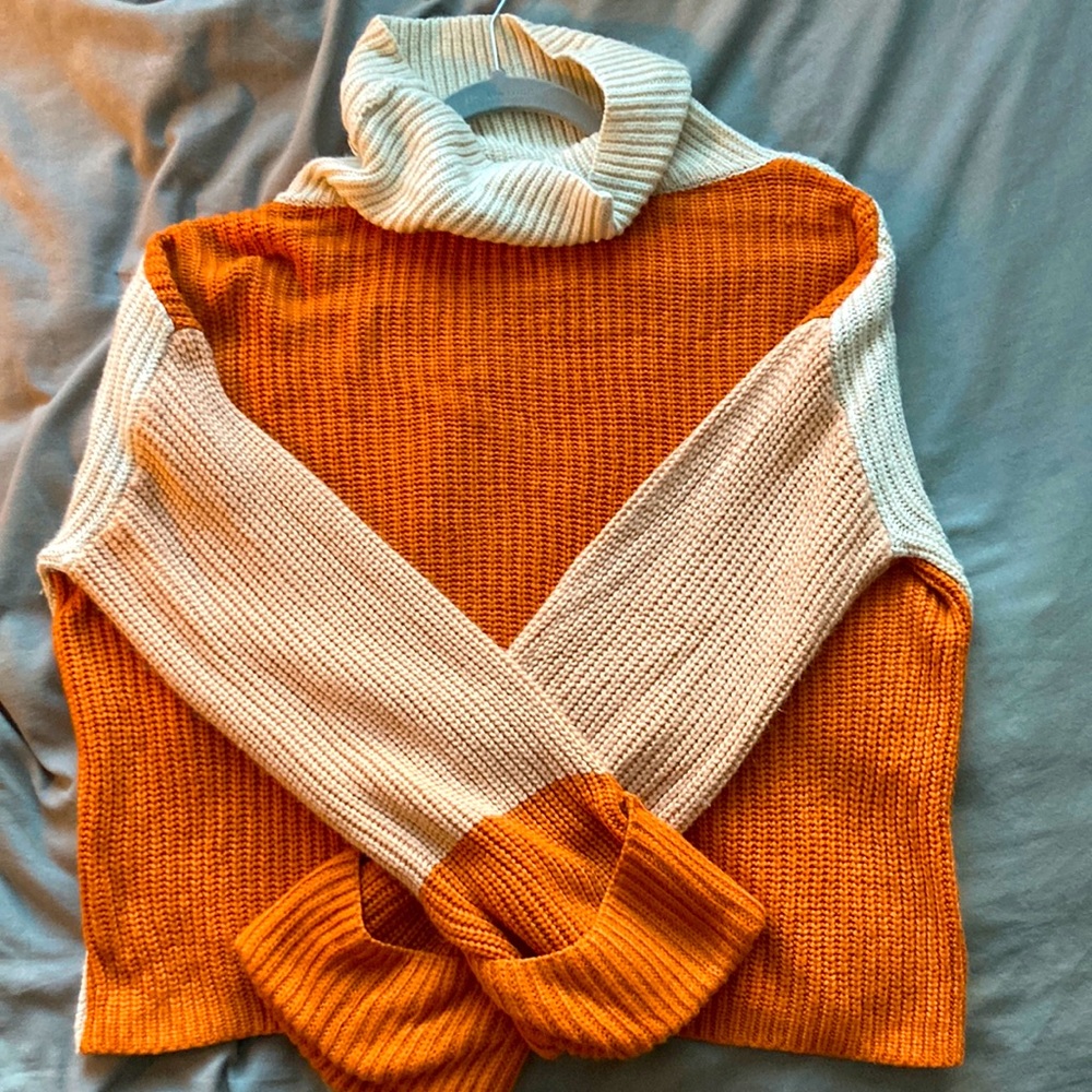 Cropped turtle neck knit sweater - L